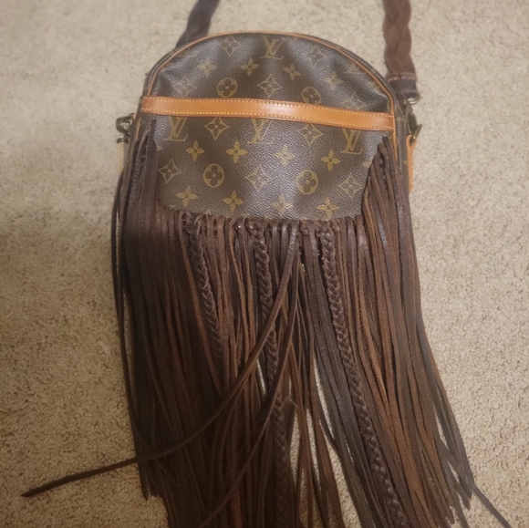 Fringe Louis Vuitton crossbody bag - Picture 2 of 4